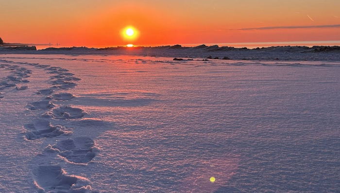 Lakeside Inn - Web Listing (newer photo)